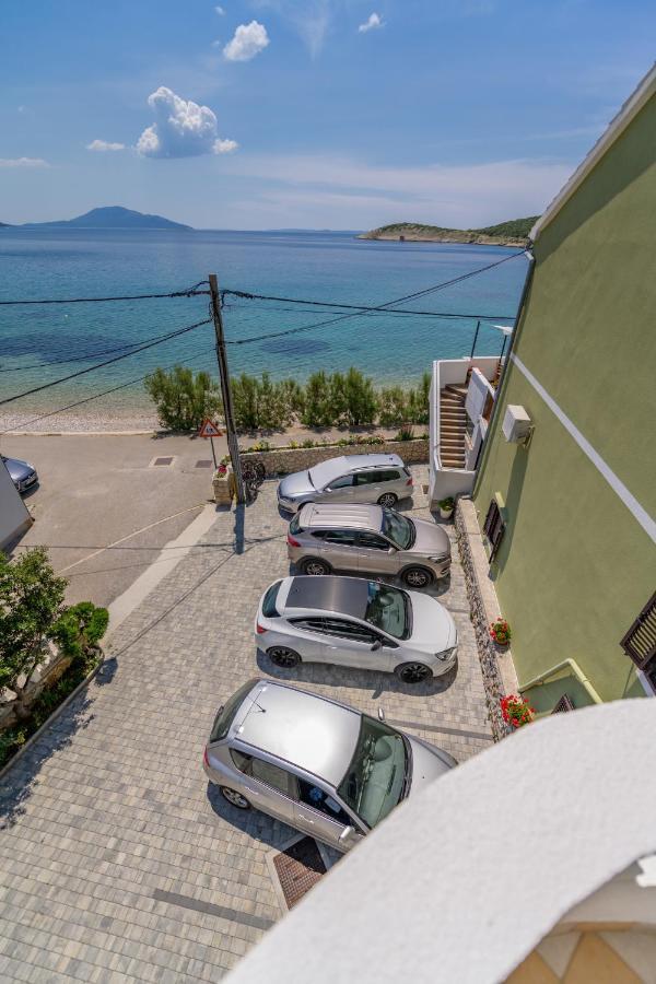 Apartmani Noris Martinšćica Buitenkant foto