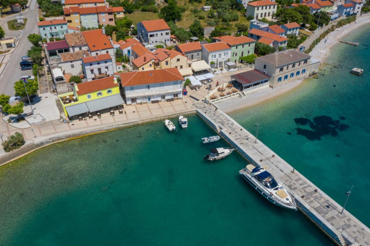 Apartmani Noris Martinšćica Buitenkant foto
